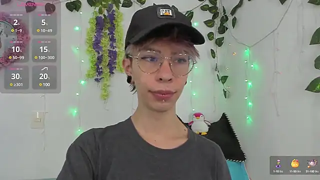  Jakke online show from December 7, 3:30 pm