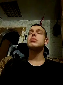 Snapshot of pretty_roman chatting on December 14, 10:28 pm pretty roman online show from December 14, 10:28 pm