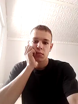 Snapshot of pretty_roman chatting on February 11, 10:37 am pretty roman online show from February 11, 10:37 am