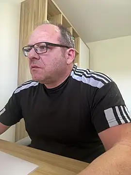 coupleLatinaLovers online show from February 24, 11:11 am