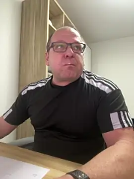 coupleLatinaLovers online show from January 7, 6:29 am