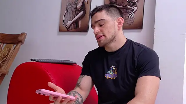 Sexy Alejandro  online show from April 1, 7:33 pm