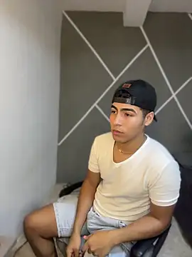 Diegobaby-18 online show from April 16, 3:06 am