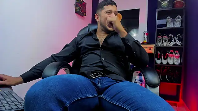 Marcos garcias online show from March 23, 1:00 am