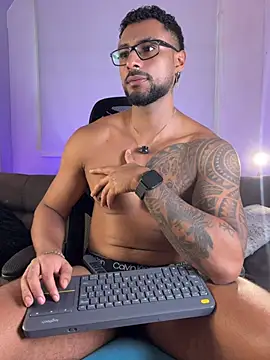 LiamGarcia1 online show from June 25, 3:06 pm