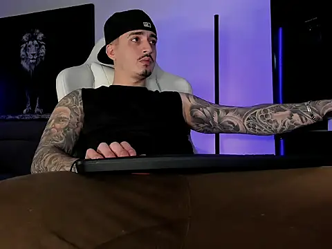 uptomatty online show from November 14, 9:38 pm