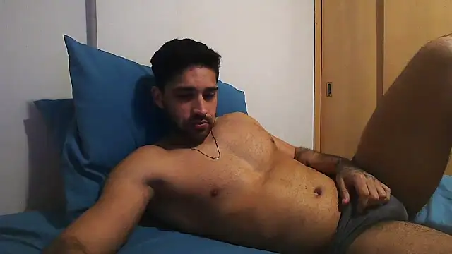 Snapshot of macho_fit chatting on October 22, 12:13 am macho fit online show from October 22, 12:13 am