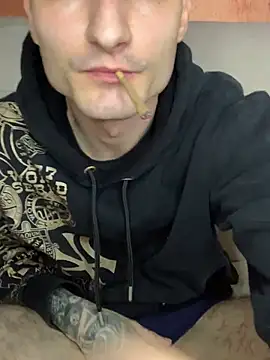 Snapshot of Chicano2k chatting on March 18, 1:44 pm Chicano2k online show from March 18, 1:44 pm