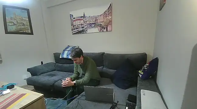 Snapshot of basquehotboy chatting on January 22, 9:11 pm basquehotboy online show from January 22, 9:11 pm