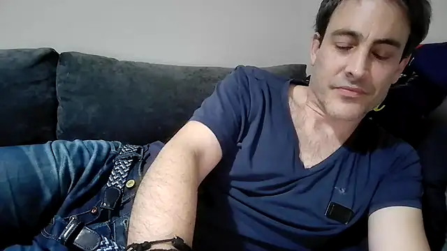 Snapshot of basquehotboy chatting on January 7, 9:46 pm basquehotboy online show from January 7, 9:46 pm