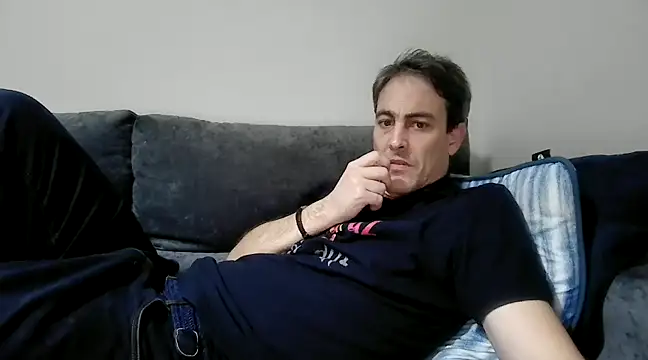 Snapshot of basquehotboy chatting on December 7, 9:55 pm basquehotboy online show from December 7, 9:55 pm