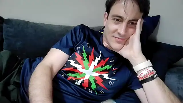 Snapshot of basquehotboy chatting on January 5, 10:19 pm basquehotboy online show from January 5, 10:19 pm