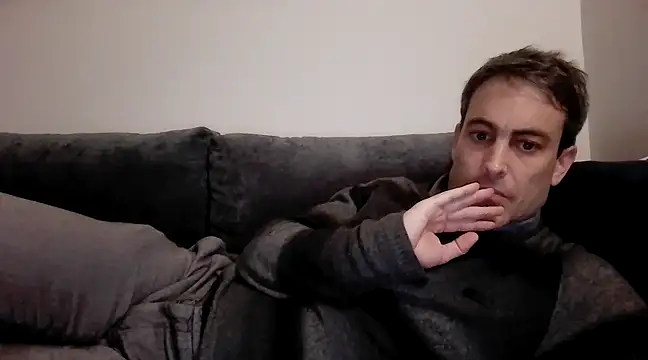 Snapshot of basquehotboy chatting on February 28, 9:44 pm basquehotboy online show from February 28, 9:44 pm