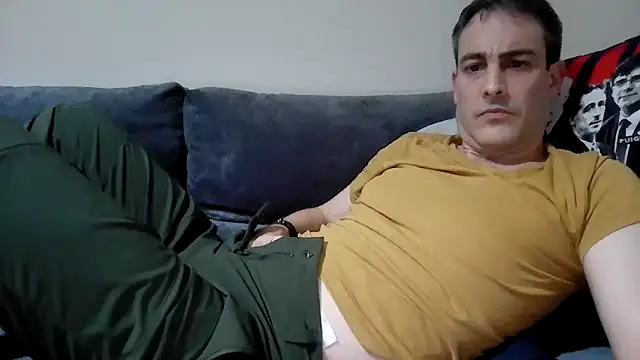 Snapshot of basquehotboy chatting on February 2, 10:49 pm basquehotboy online show from February 2, 10:49 pm