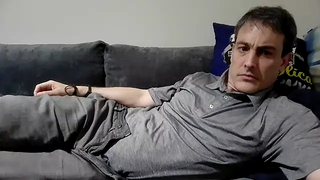 Snapshot of basquehotboy chatting on February 26, 10:18 pm basquehotboy online show from February 26, 10:18 pm