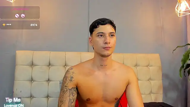 Snapshot of Damian23__ chatting on October 23, 12:41 pm Damian23 online show from October 23, 12:41 pm