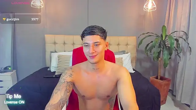 Snapshot of Damian23__ chatting on October 22, 12:20 pm Damian23 online show from October 22, 12:20 pm