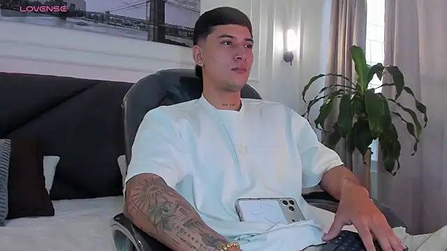 Damian23   online show from April 14, 1:00 pm