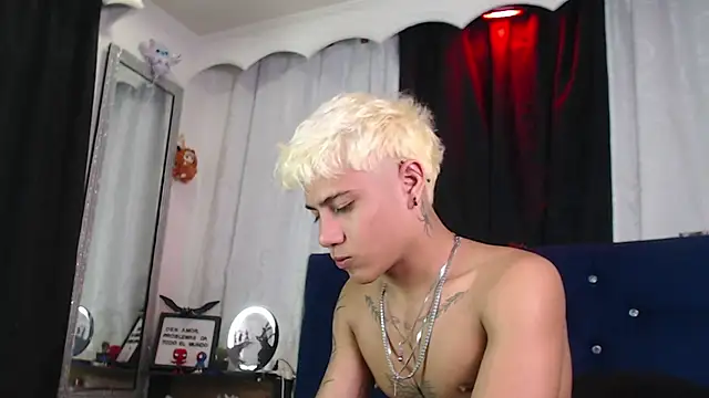 Sexys Boys Hot1 online show from July 16, 1:23 am