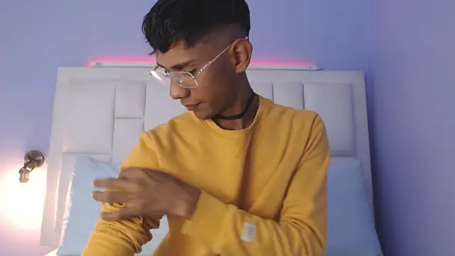 Nick Collins18 online show from December 16, 7:10 pm