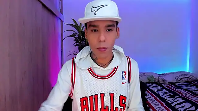 aldrinwhite online show from January 9, 5:29 pm