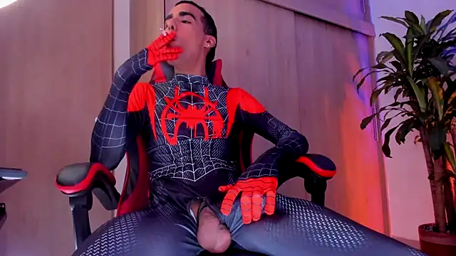 aldrinwhite online show from March 25, 8:13 pm