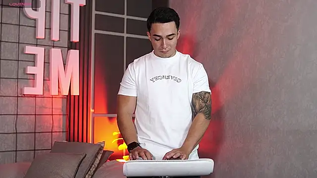 Ryan Hunt online show from October 26, 6:32 pm