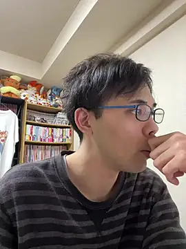 Snapshot of ryusei18570 chatting on December 8, 1:36 pm ryusei18570 online show from December 8, 1:36 pm