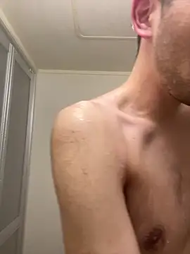 Snapshot of ryusei18570 chatting on January 21, 2:11 pm ryusei18570 online show from January 21, 2:11 pm