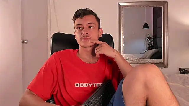 Desmon Clark online show from March 20, 8:51 pm