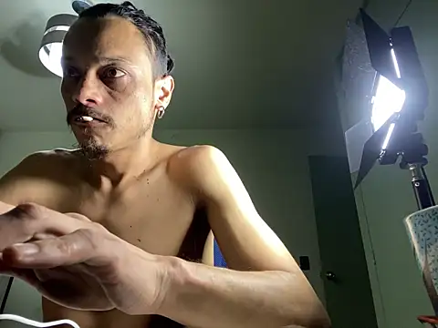 villanocat online show from November 16, 4:25 am