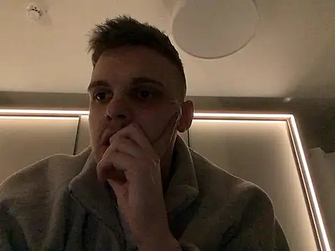 neilho1 online show from December 30, 5:55 pm