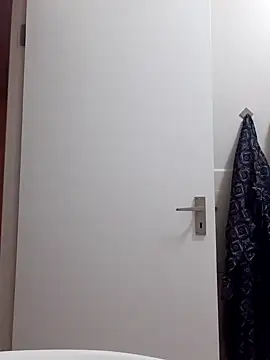 MIGHTY MAGNUM online show from January 6, 9:00 pm