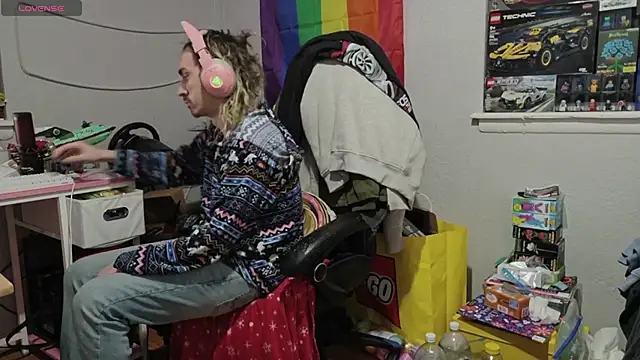 tallnerdyguy online show from April 16, 3:28 am