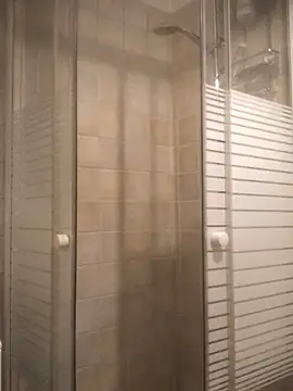 FrettedLodine online show from November 23, 12:43 am