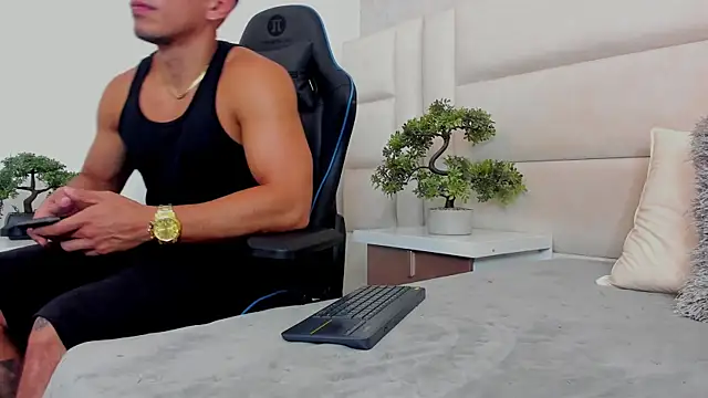 Snapshot of marc_ginale chatting on September 18, 2:57 am marc ginale online show from September 18, 2:57 am
