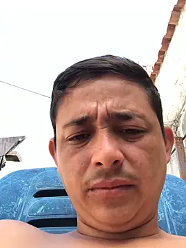 isacalejandroo online show from January 31, 2:07 pm