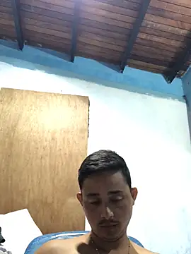 isacalejandroo online show from January 6, 4:47 am