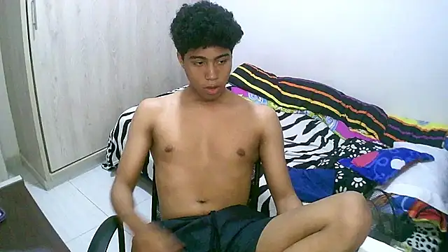 Snapshot of sexy_diamante_ chatting on October 5, 8:24 pm sexy diamante online show from October 5, 8:24 pm