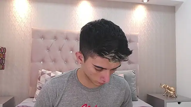 MrWilliseo online show from December 5, 7:51 pm