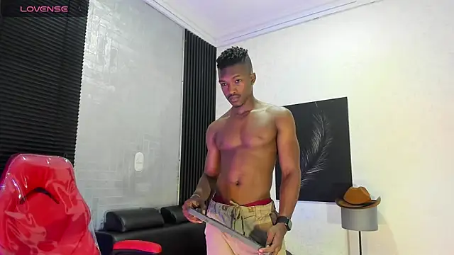 Snapshot of KENDER21_ chatting on October 20, 8:35 pm KENDER21 online show from October 20, 8:35 pm