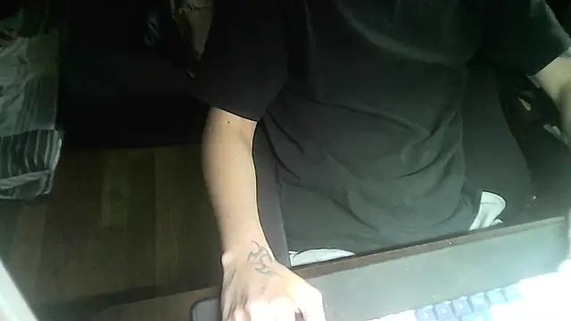 Snapshot of Ryan67533 chatting on September 14, 2:24 am Ryan67533 online show from September 14, 2:24 am