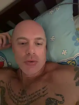 luv2masterb8247 online show from February 6, 12:43 am