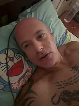 luv2masterb8247 online show from February 3, 12:36 am