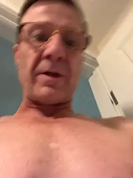 Chrisyyc69eqt online show from February 24, 7:14 pm