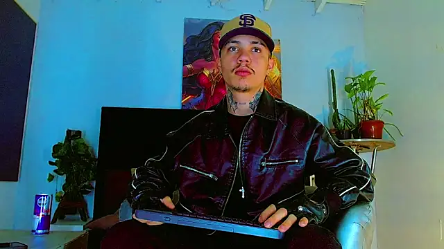 HannibalLester online show from December 17, 3:47 am