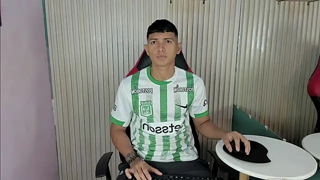 yei-sant online show from November 9, 3:43 am