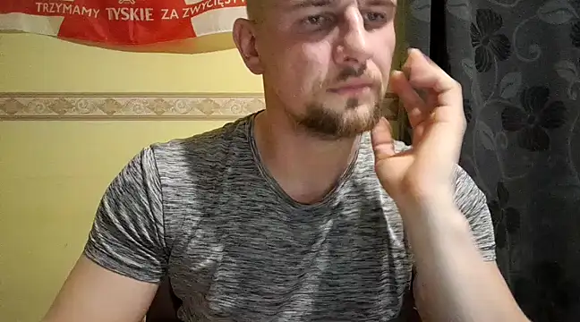 Regularfucker28 online show from December 16, 4:38 pm