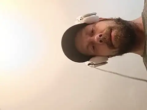 axelongshaft69 online show from May 17, 2:46 pm