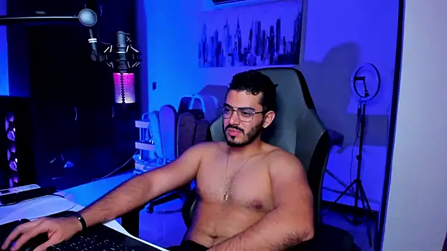 BrunoD31 online show from December 19, 5:48 am